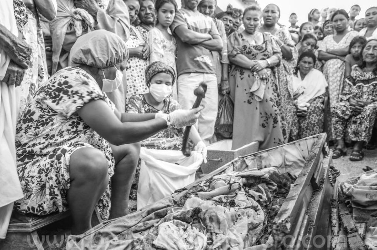 Una de las fotografías que hizo Borja Lázaro en 'La fiesta de Los Huesos' de los wayúus