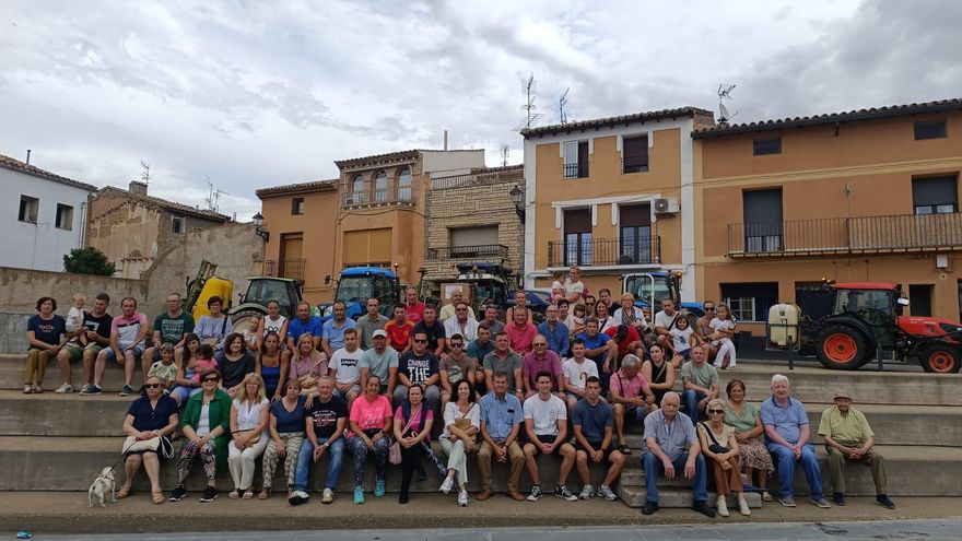 Jornada de homenaje al agricultor fallecido en Belchite: los tractores paran un minuto en las plazas de los pueblos