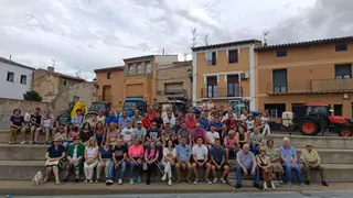 Jornada de homenaje al agricultor fallecido en Belchite: los tractores paran un minuto en las plazas de los pueblos