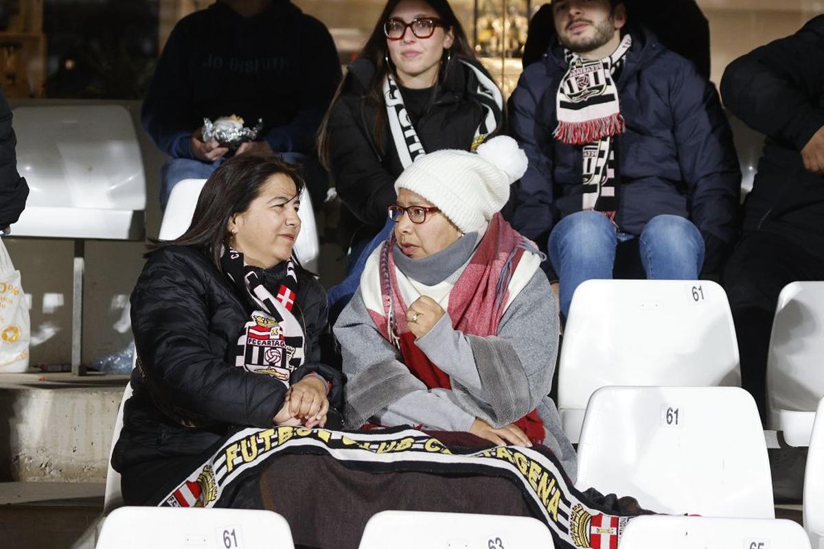 La derrota en casa del FC Cartagena frente al Eibar, en imágenes