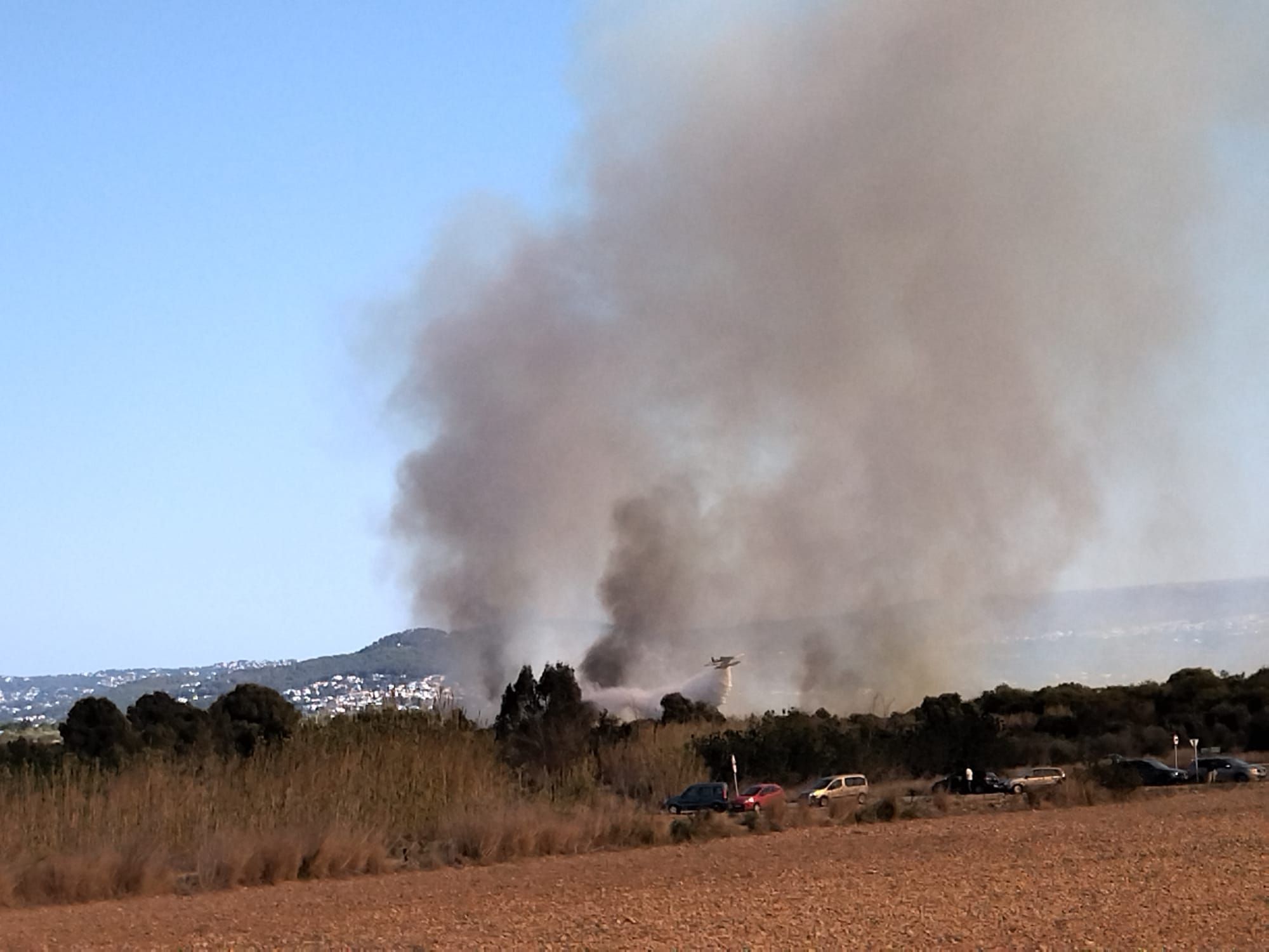 Las imágenes del virulento incendio de Xàbia