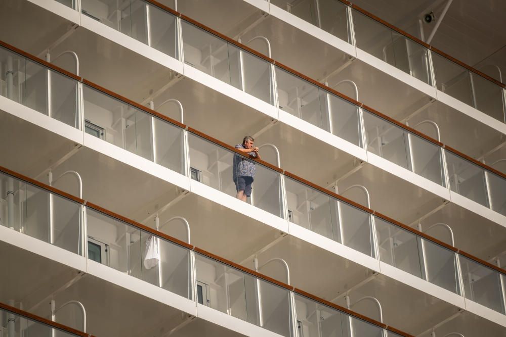 Llega el primer crucero a Santa Cruz de Tenerife