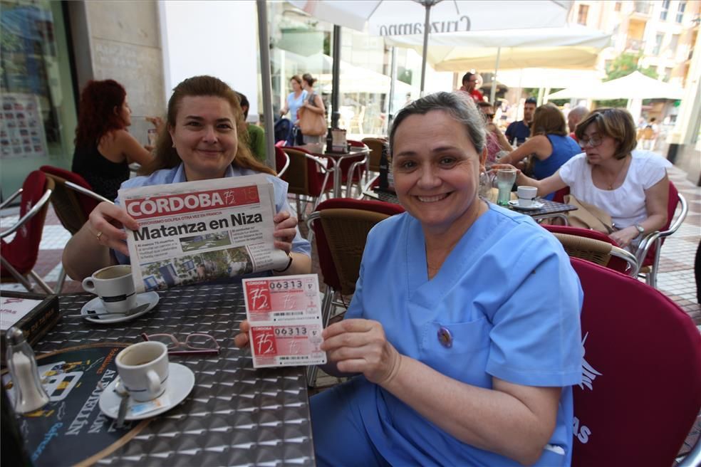 FOTOGALERÍA/ Con el décimo del 75 aniversario de Diario CÓRDOBA