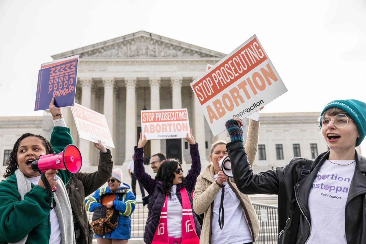 La Corte Suprema de Estados Unidos escucha argumentos sobre el fármaco abortivo mifepristona