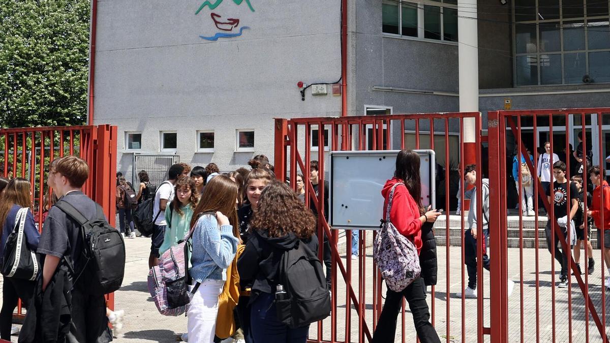 Galicia es la tercera autonomía con menor alumnado que falta a clases o pasa días enteros sin pisar el instituto, según PISA
