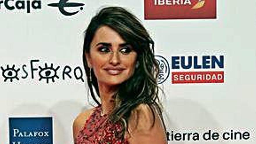 La reina Letizia y la actriz Penélope Cruz.