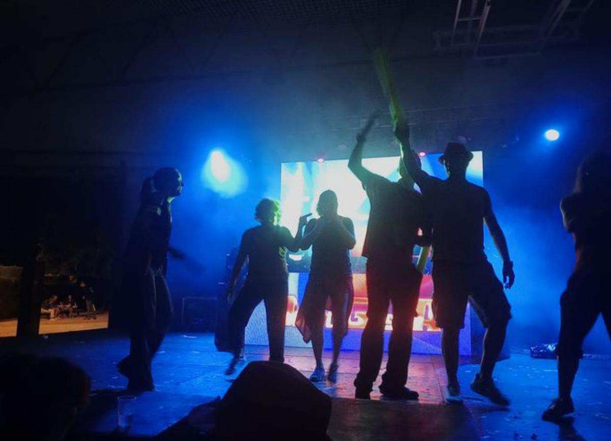 La música y los disfraces hicieron disfrutar.  |