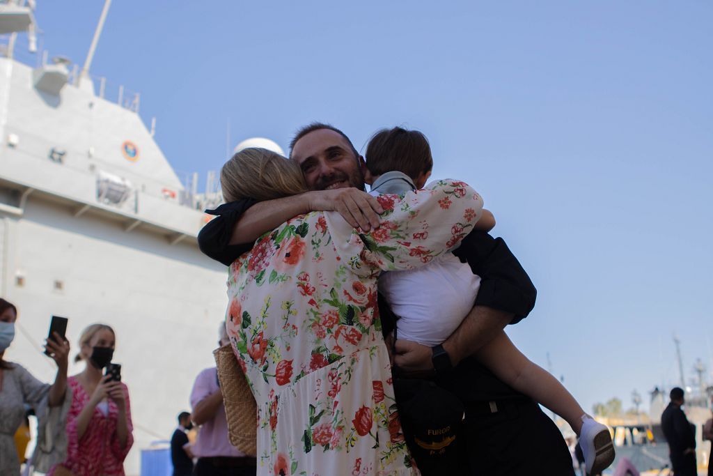 Marineros del "Furor" vuelven con sus familias a Cartagena tras cuatro meses de lucha contra la piratería