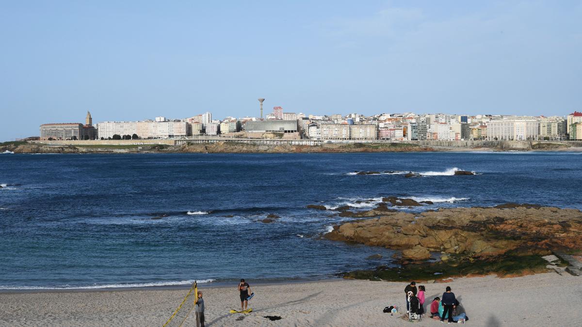 Jornada de cielo soleado en A Coruña.