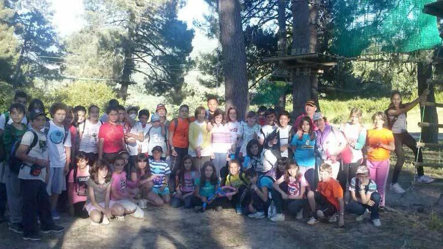 Escolares de Tenerife y Ciudad Real conviven en el Valle del Jerte junto a alumnos de El Torno