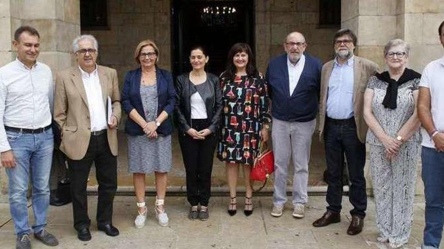 Jorge Suárez, Rafael Alonso, Mariví Monteserín, Yasmina Triguero, Amelia Fernández, Jaime Menéndez Corrales, Alberto Tirador, Carmen Arango y David Álvarez.