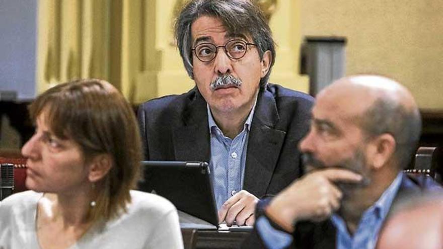 Xavier Pericay, portavoz de Cs, ayer en el pleno del Parlament. B.ramon