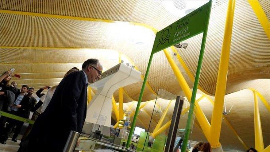 Iberia insiste en el AVE a Barajas con el que abre la puerta a reducir rutas