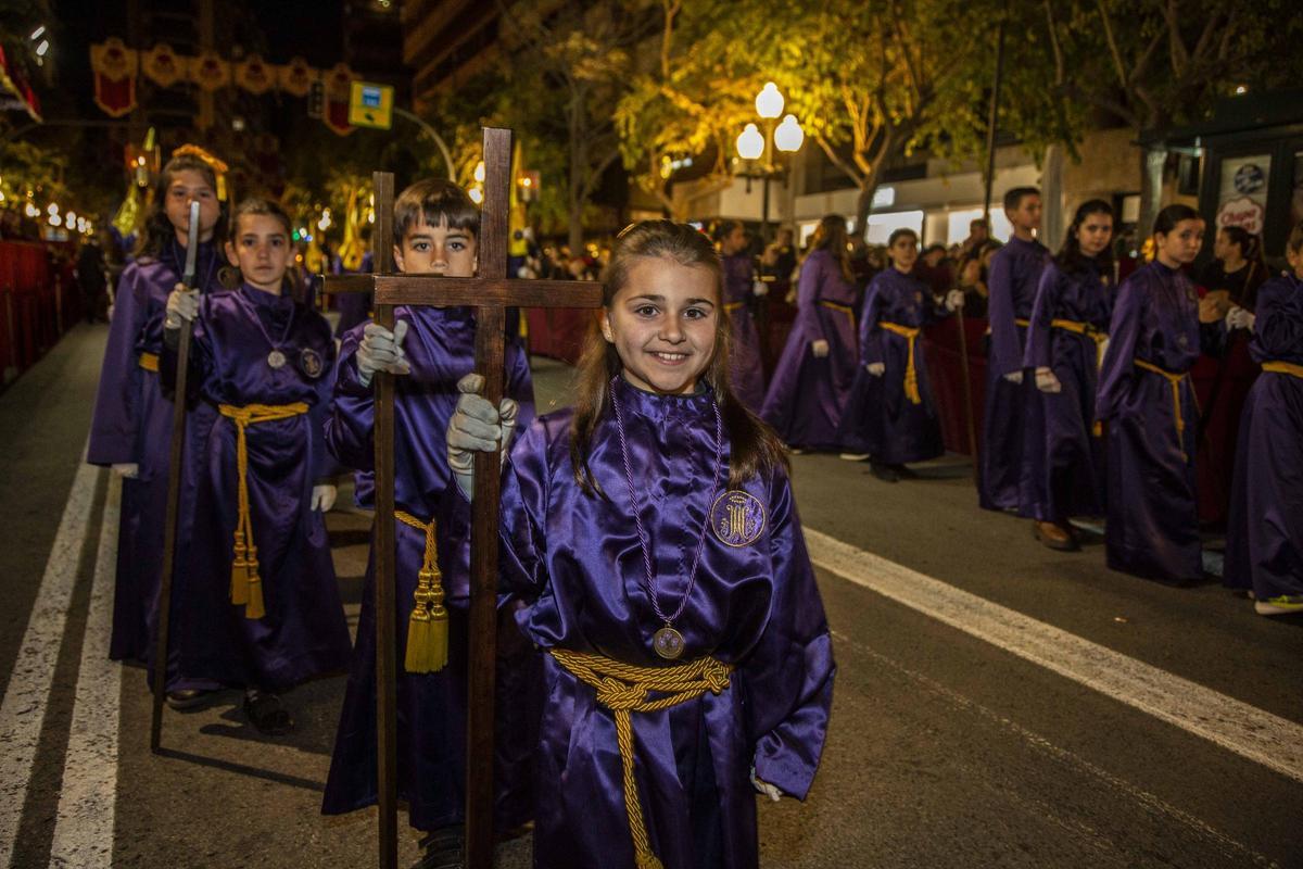 Procesión nocturna de la Hermandad Penitencial Stabat Mater en el Martes Santo de Alicante