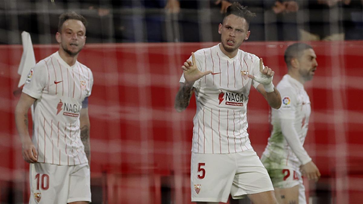 Ocampos celebra el gol de la victoria al Atlético de Madrid