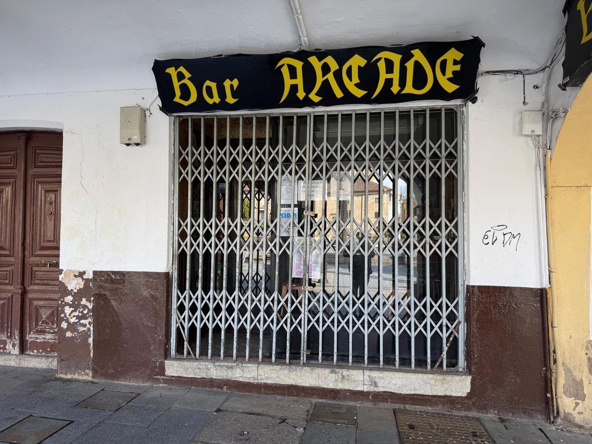 Bar Arcade.