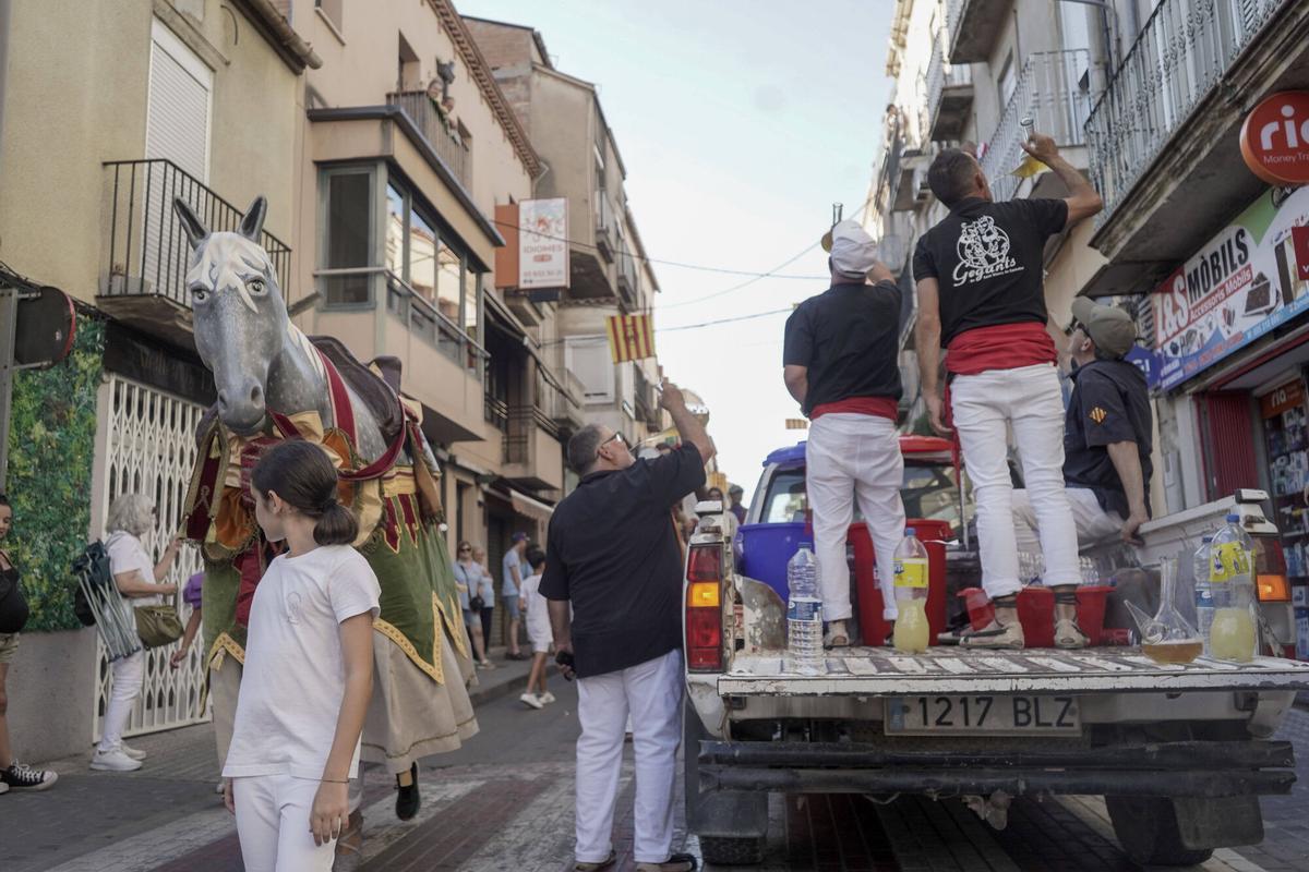 SANT VICENÇ DE CASTELLET . FESTA MAJOR XXXII TROBADA GEGANTS . ESBART ESCOLA DE DANSA . PIKBE PELS CARERS . CERCAVILA
