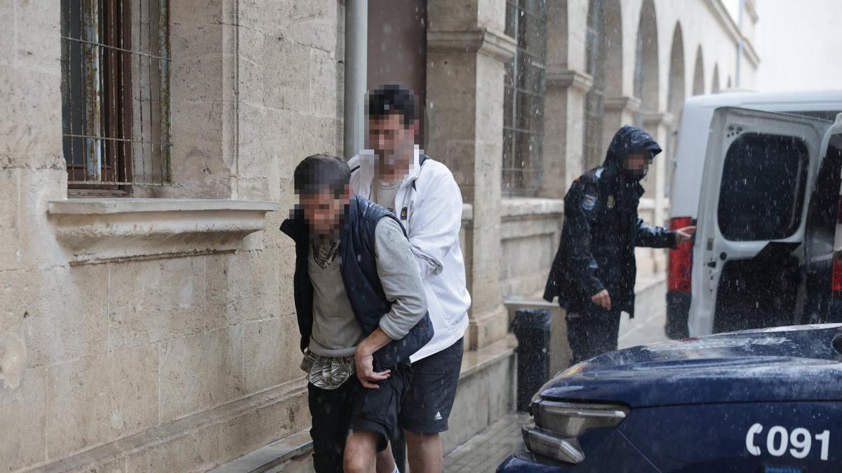 El pirómano de la calle Tiziano de Palma dice que provocó el incendio porque los servicios de emergencias no le hacían caso