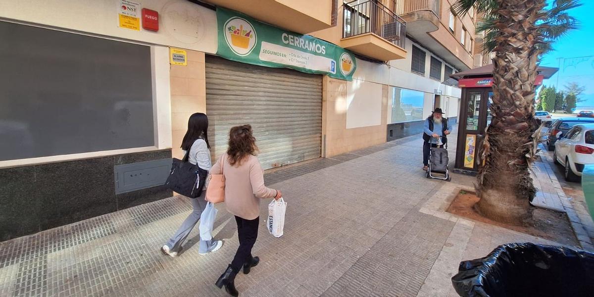 El supermercado Mercadona de la avenida Pius XII de Vila-real acaba de bajar la persiana, pero su espíritu permanecera en el recuerdo del vecindario del barrio del Hospital.