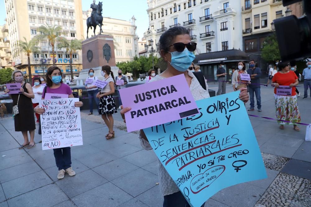 Concentración en Las Tendillas contra la sentencia de "La Manada"