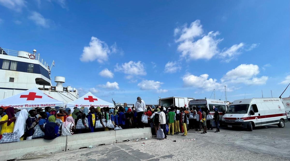 Lampedusa, colapsada tras la llegada de 6.000 inmigrantes en 24 horas.