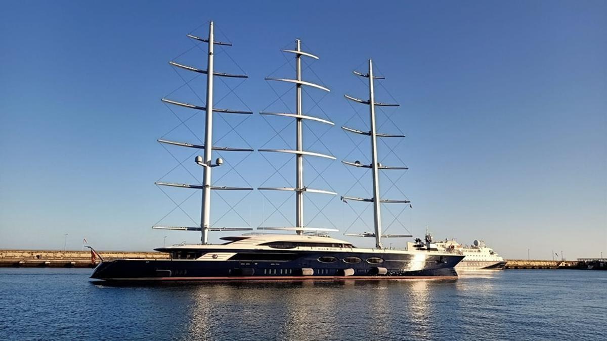 El velero Black Pearl, en el Puerto de Santa Cruz de Tenerife.