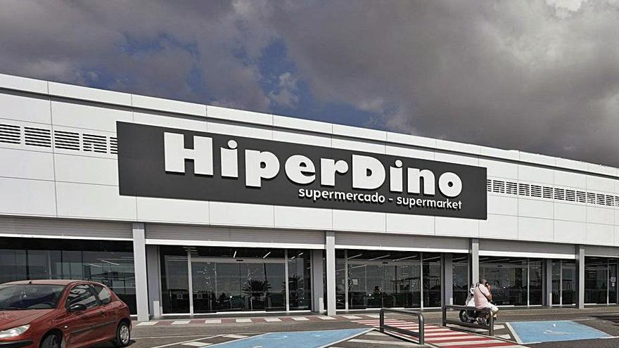 HiperDino adapta la fachada 
de su supermercado de Playa Honda a la ordenanza estética