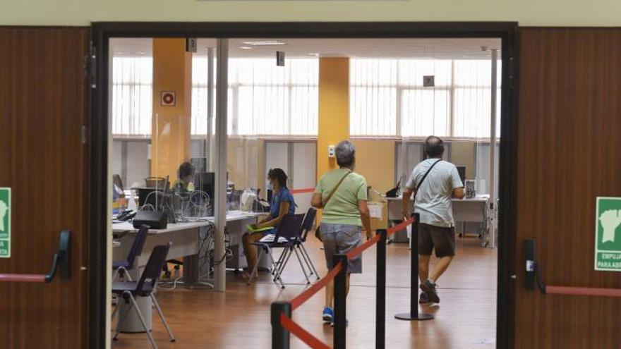 Atención al público en un edificio administrativo. | |