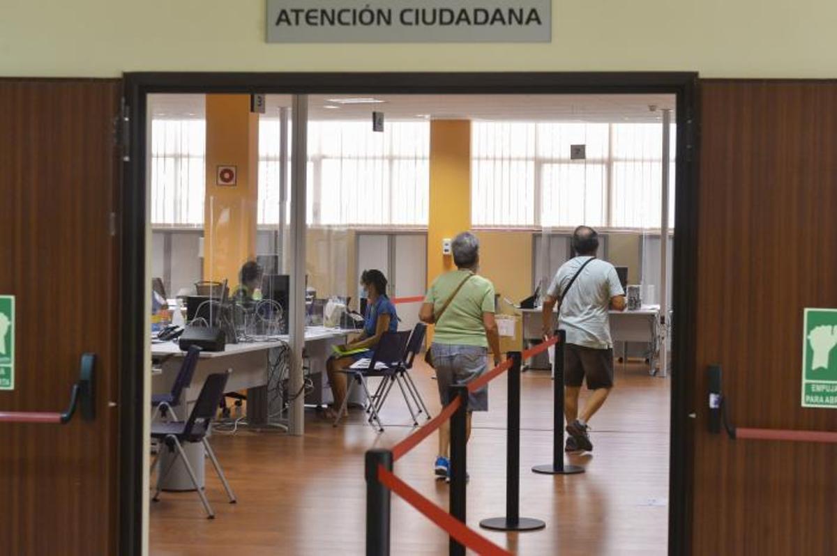 Atención al público en un edificio administrativo. | | ANDRÉS CRUZ