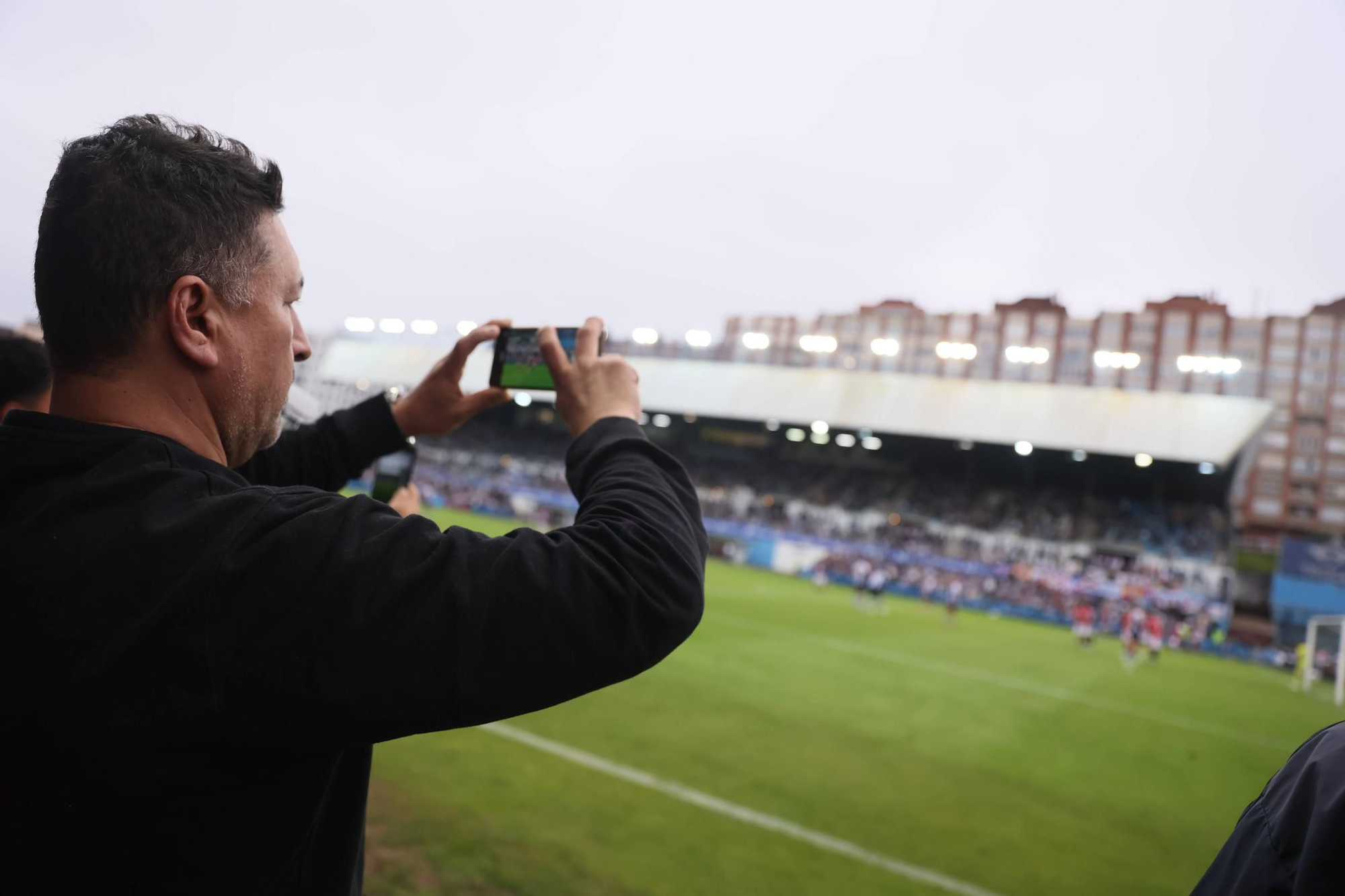 EN IMÁGENES: La final por el ascenso entre Avilés y Rayo Majadahonda vivida en el Suárez Puerta