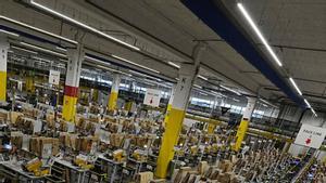 Amazon i els sindicats acorden reduir els acomiadaments a BCN de 978 a 791