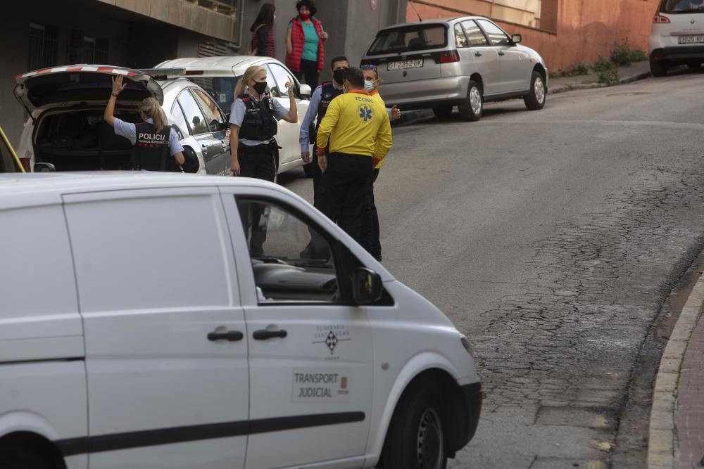 Mata la dona escanyant-la i s''entrega a la policia de Lloret