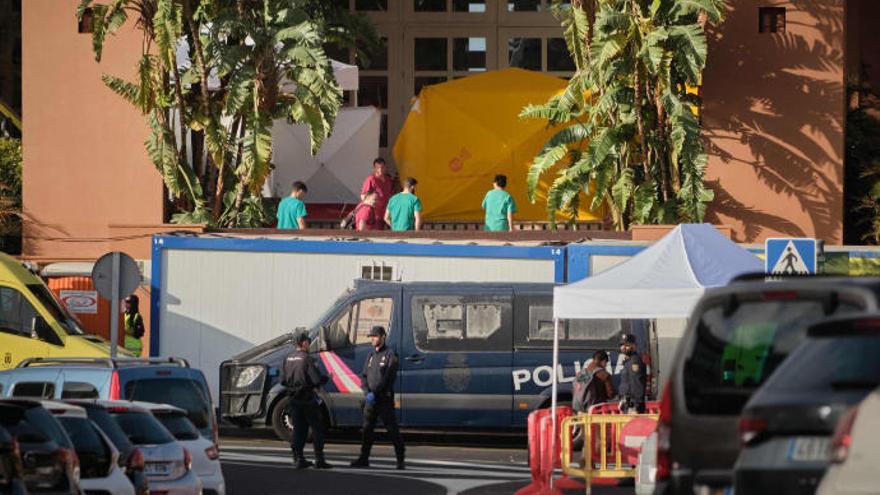 Exteriores del hotel de Adeje, en cuarentena por protocolo de coronavirus.