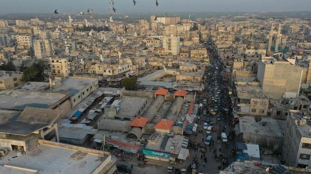 Imagen aérea de la ciudad de Idlib, último bastión opositor en Siria, el 2 de abril de 2022