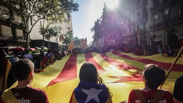 La Diada recupera el 'Catalunya, un sol poble' y reivindica la convivencia frente al auge de la extrema derecha