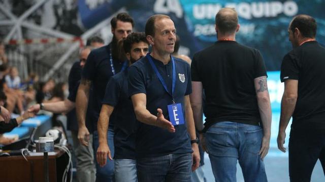 Quique Domínguez durante un momento del duelo entre Frigoríficos y Huesca.