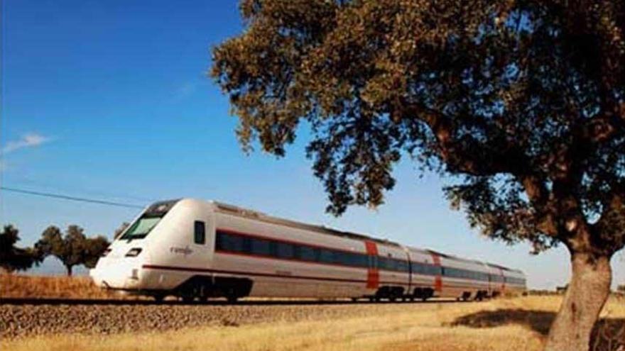 Renfe adelanta a agosto el inicio de la renovación de los 11 trenes en Extremadura