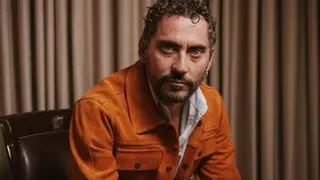 El actor Paco León revela la increíble unión que tiene con una virgen "top" de Málaga: "Le hicieron las pestañas con un rizo de mi pelo”