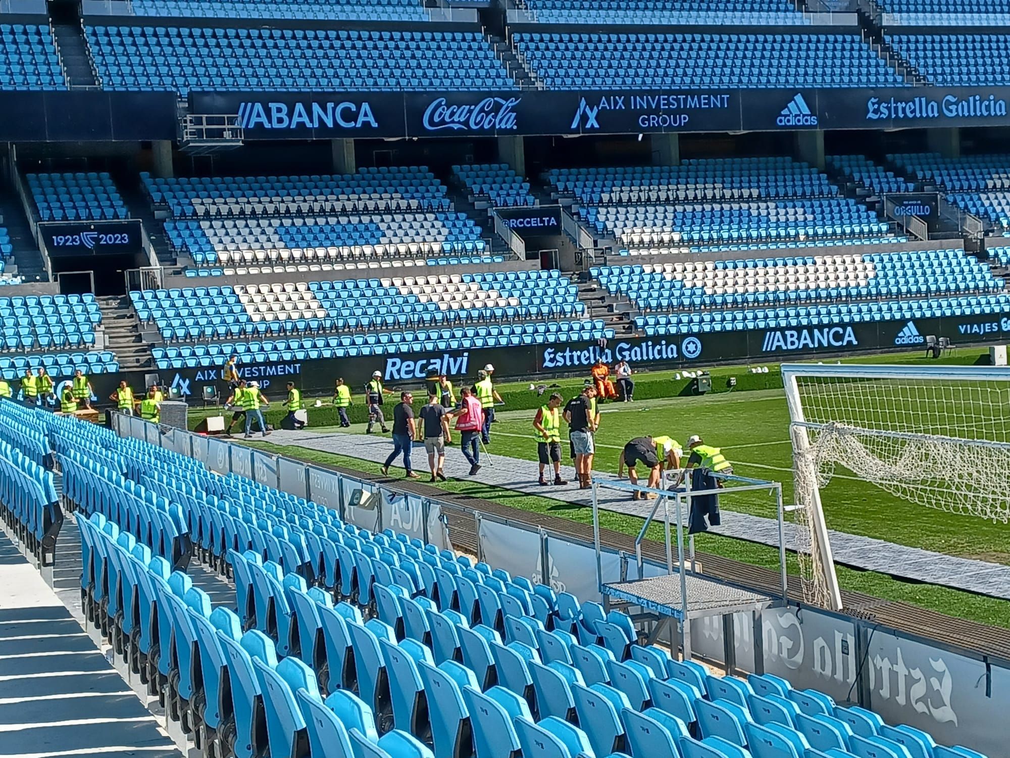 Arrancan los preparativos para el concierto de Guns N' Roses en Balaídos