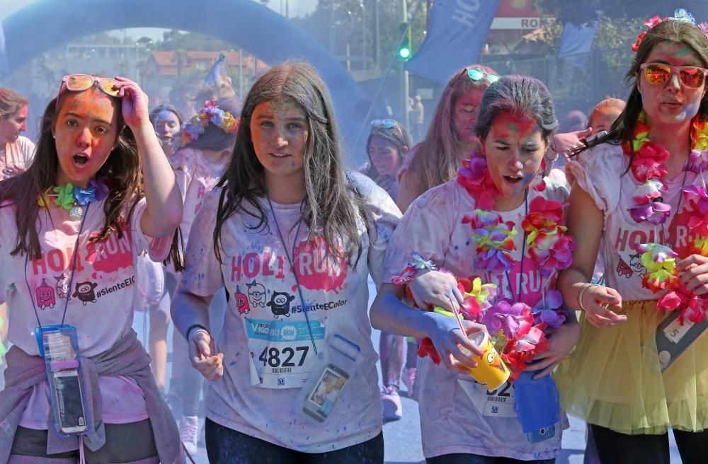 La carrera más colorida reúne a miles de participantes en Vigo