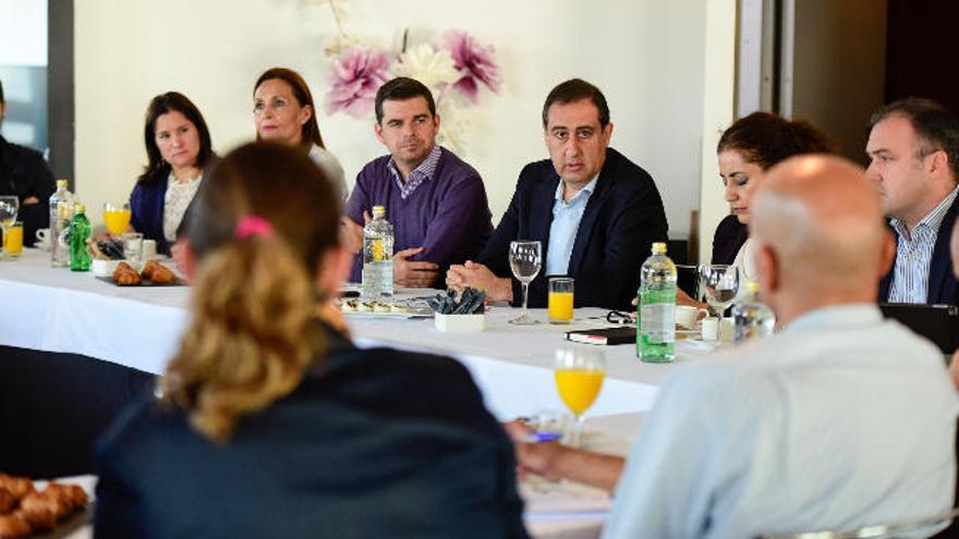 Aurora del Rosario, María del Carmen Rosario, Lucas Bravo, Felipe Afonso, Ana Kurson y Carlos Ester