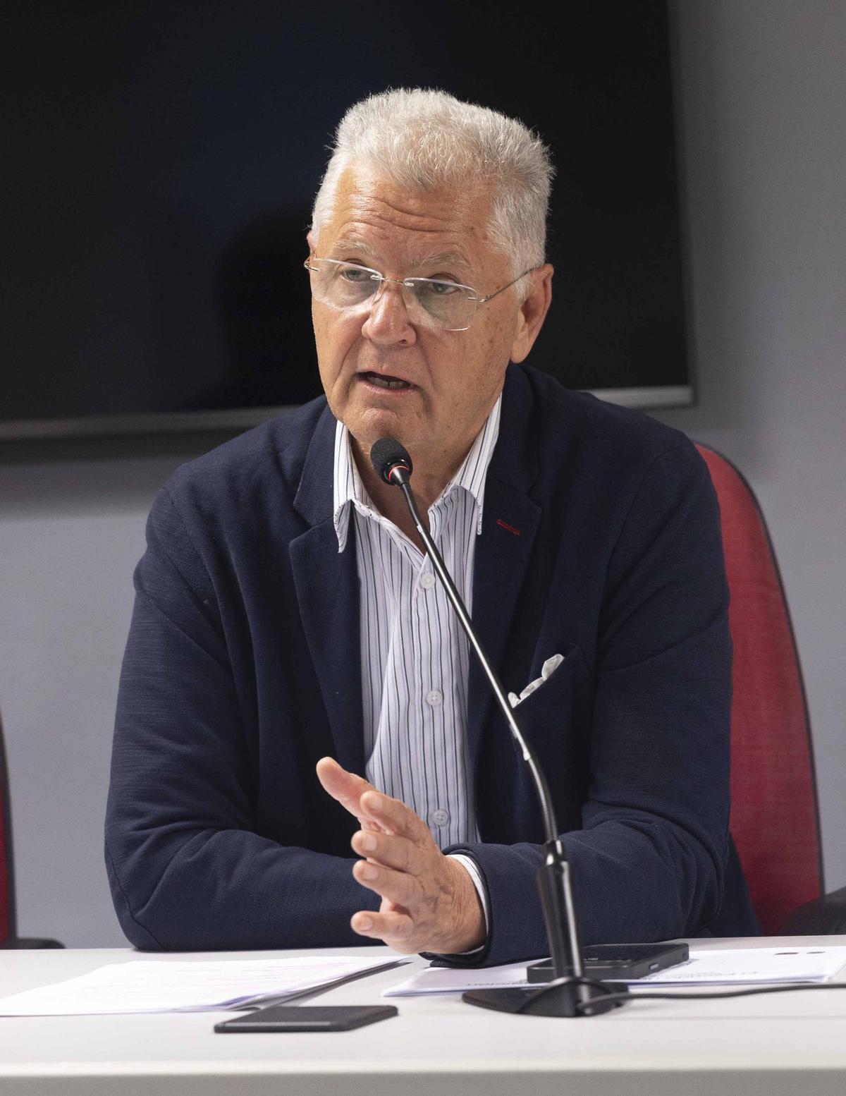 Una tensa asamblea de Hogueras