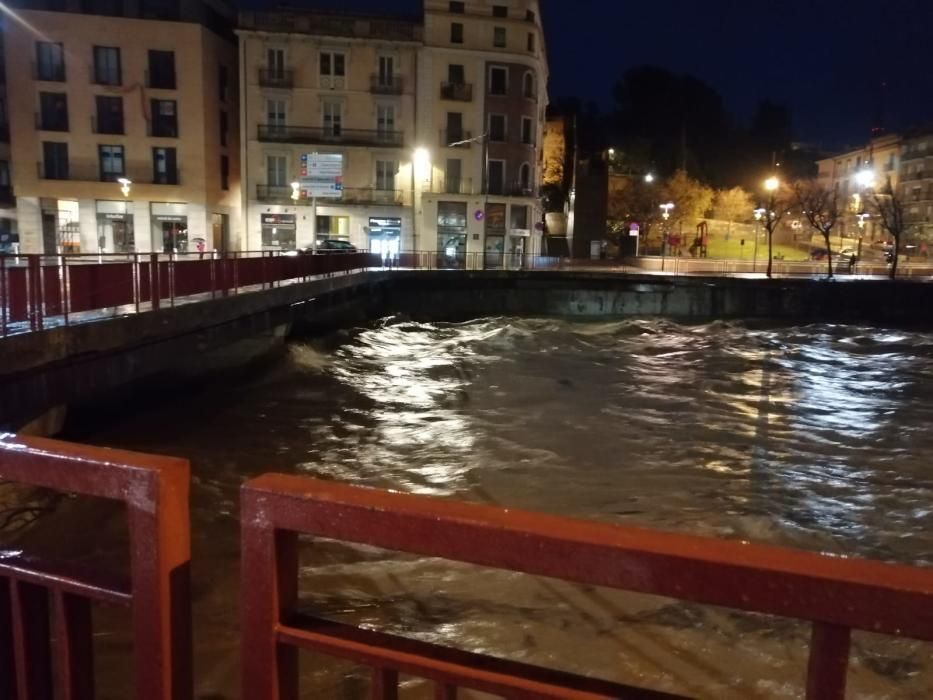 Creixement del riu Onyar al pas per Girona