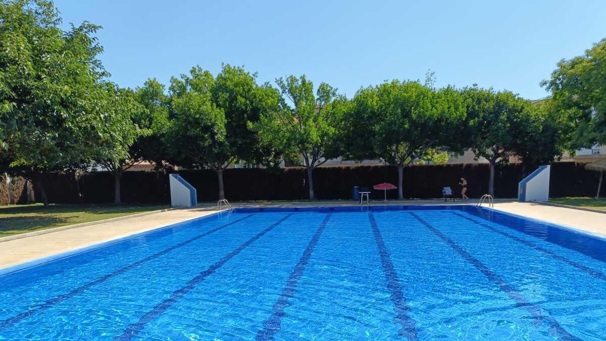 La piscina grande de Bellreguard, en una imagen reciente