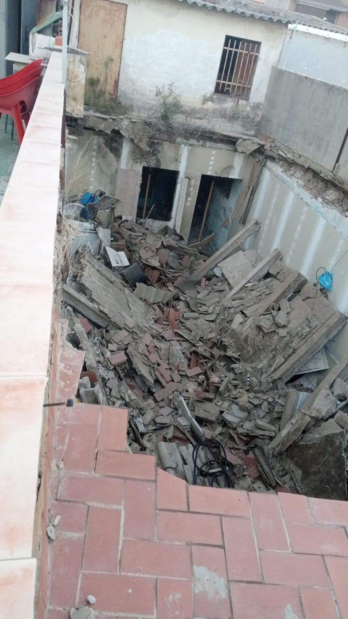 Así ha quedado la casa tras caer el techo