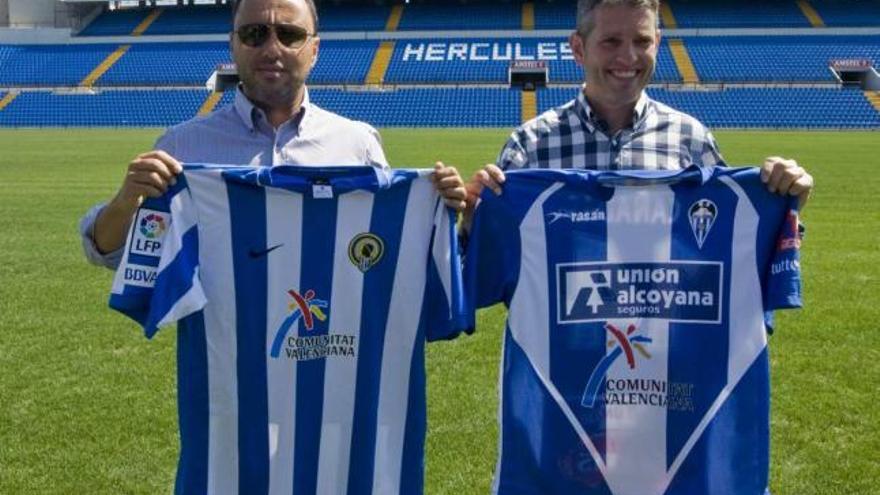 El vicepresidente del Hércules, Juan José Huerga, y el presidente del Alcoyano, Juan Serrano, ayer.