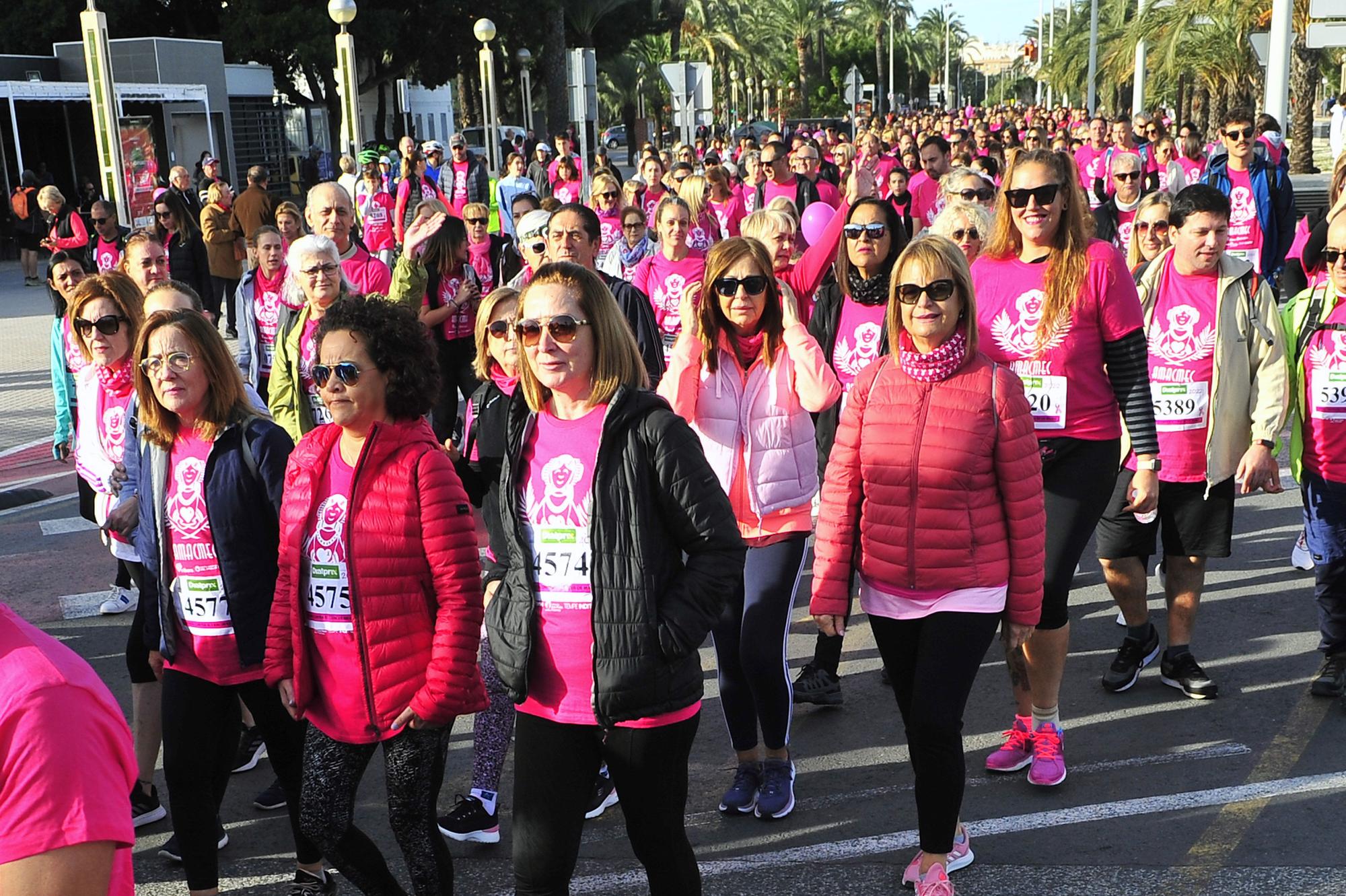 Más de 8.000 solidarios con el cáncer de mama en Elche