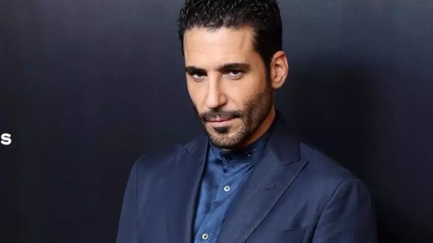 Miguel Ángel Silvestre, embajador de Canarias en Francia con 'Weiss y Morales'