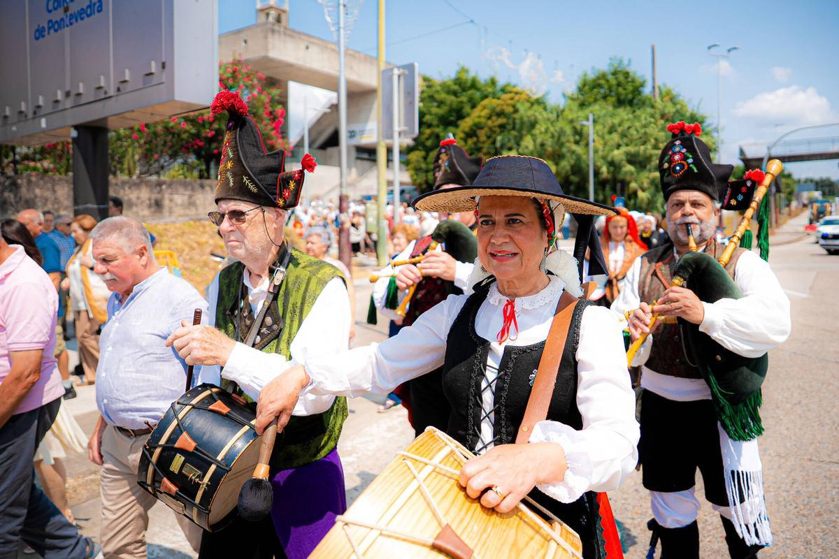 Procesión de Santiguiño, desde la iglesia de O Burgo, al lado del campo de Pasarón