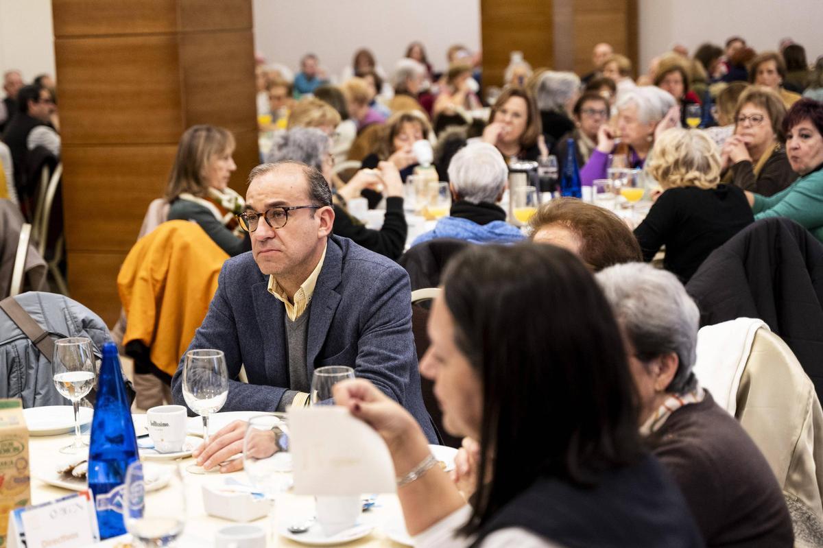 El hotel Don Manuel de Cáceres acogió este sábado el acto de apertura del año de la Asociación de Amigos del Centro de Cirugía de Mínima Invasión